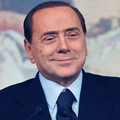 "Caro Presidente", questa sera Tony Capuozzo conduce l'omaggio a Silvio Berlusconi su Mediaset