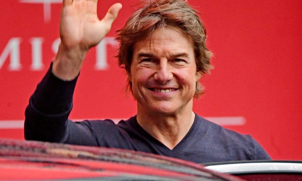 Tom Cruise chiuderà le Olimpiadi con un salto spettacolare