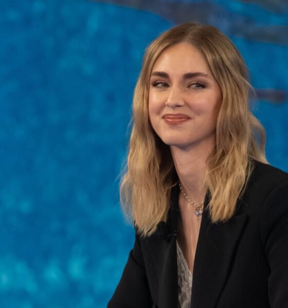 Chiara Ferragni fra svolta eco e processi. La poco credibile svolta eco e l'accusa di truffa aggravata tingono di fosco il futuro dell'influencer. Le risposte poco entusiaste dei social alla linea cruelty free e vegan lanciata dalla Ferragni, nonché alla sua presenza alla Milano Fashion Week come madrina del Made in Italy ecosostenibile, si sommano alle preoccupanti disavventure giudiziarie, con il tribunale di Milano che vuole rinviare a processo l'influencer cremonese per truffa aggravata.