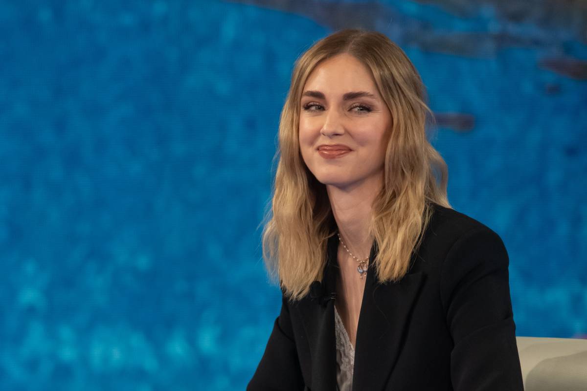 Chiara Ferragni fra svolta eco e processi. La poco credibile svolta eco e l'accusa di truffa aggravata tingono di fosco il futuro dell'influencer. Le risposte poco entusiaste dei social alla linea cruelty free e vegan lanciata dalla Ferragni, nonché alla sua presenza alla Milano Fashion Week come madrina del Made in Italy ecosostenibile, si sommano alle preoccupanti disavventure giudiziarie, con il tribunale di Milano che vuole rinviare a processo l'influencer cremonese per truffa aggravata.