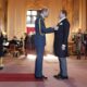 Simon Le Bon riceve il MBE dal principe William