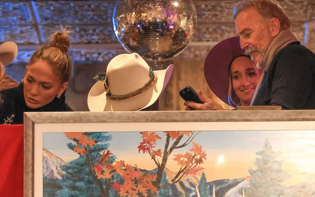 Jennifer Lopez e Kevin Costner avvistati assieme ad Aspen